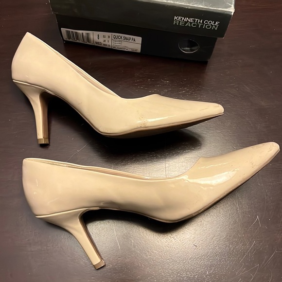 Kenneth Cole Reaction heels - Picture 1 of 6